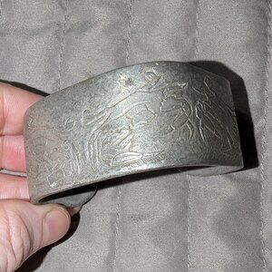 Salisbury Pewter USA Wide Engraved Cuff Bracelet – Vintage Artisan 4622
